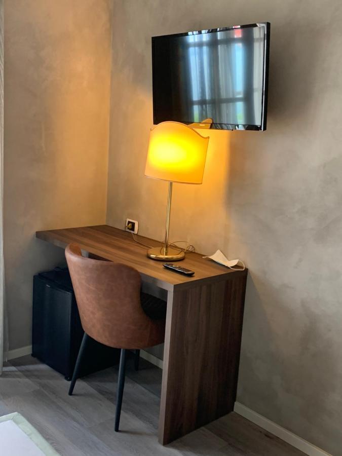 Doppel- oder Zweibettzimmer, straßenseitig